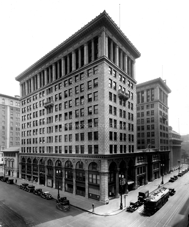Pacific Mutual Bldg 1930 Grand Ave and 6th St.jpg